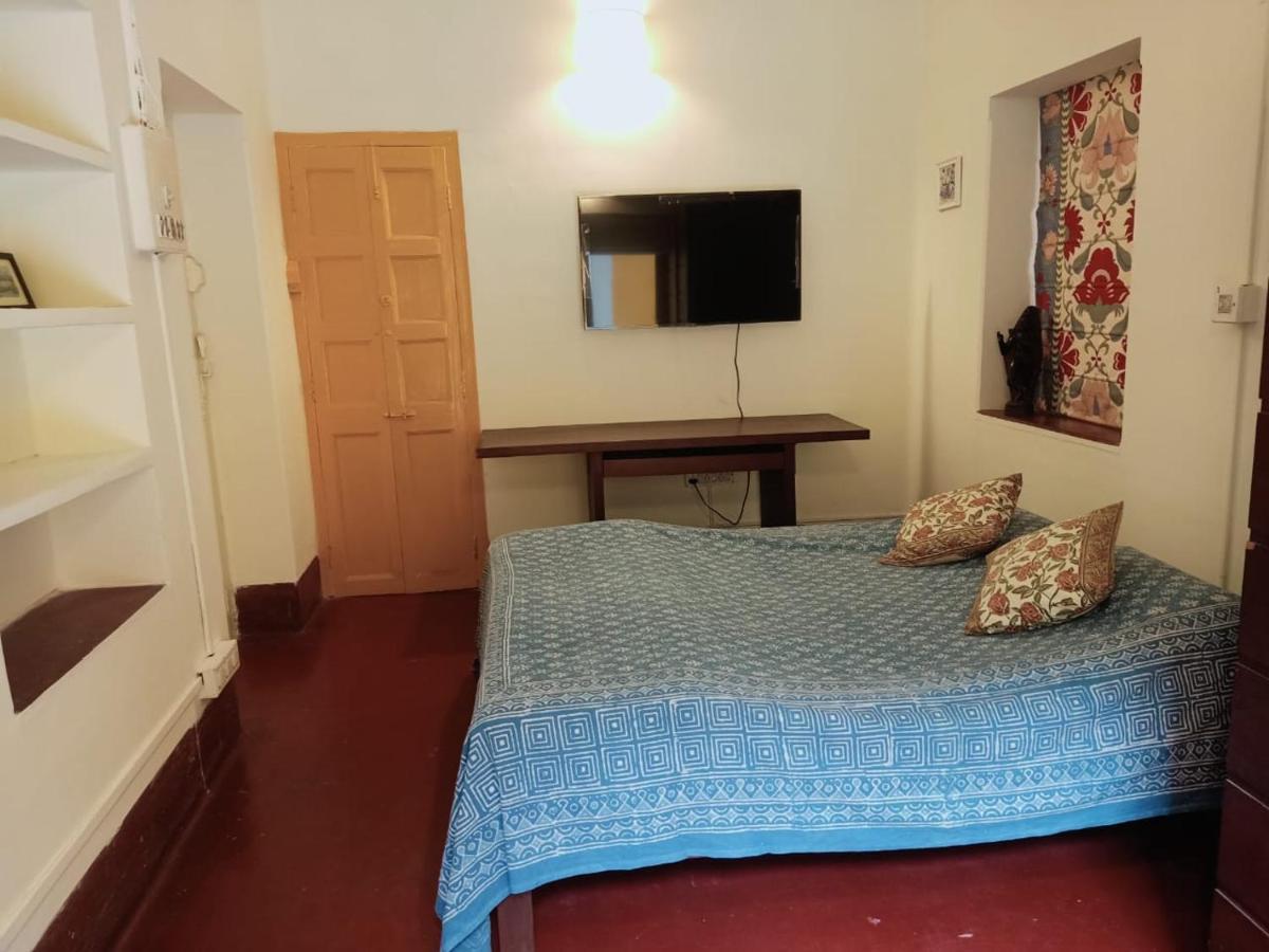 5/4 - Calcutta'S Freshest Bnb Экстерьер фото