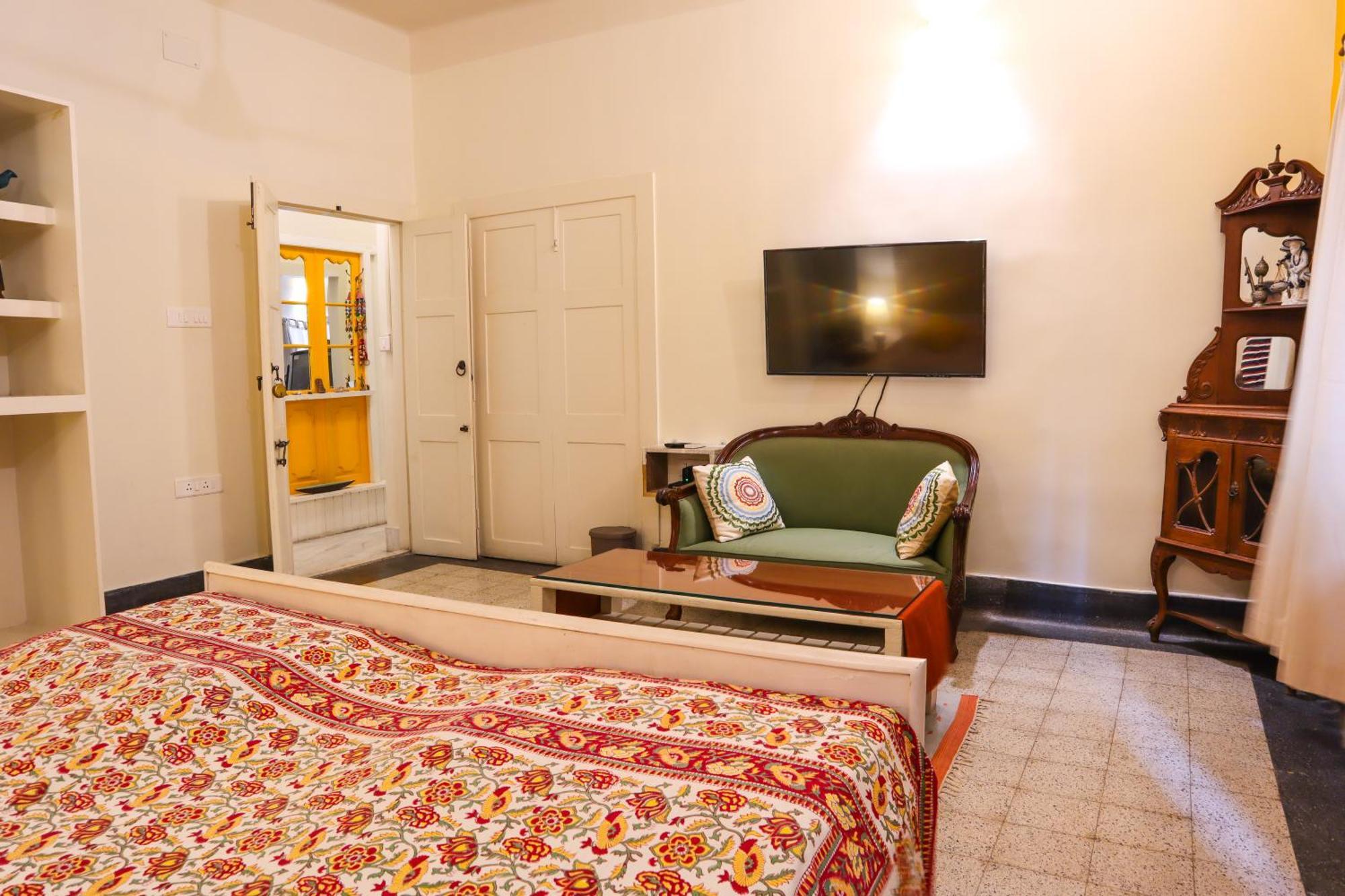 5/4 - Calcutta'S Freshest Bnb Номер фото